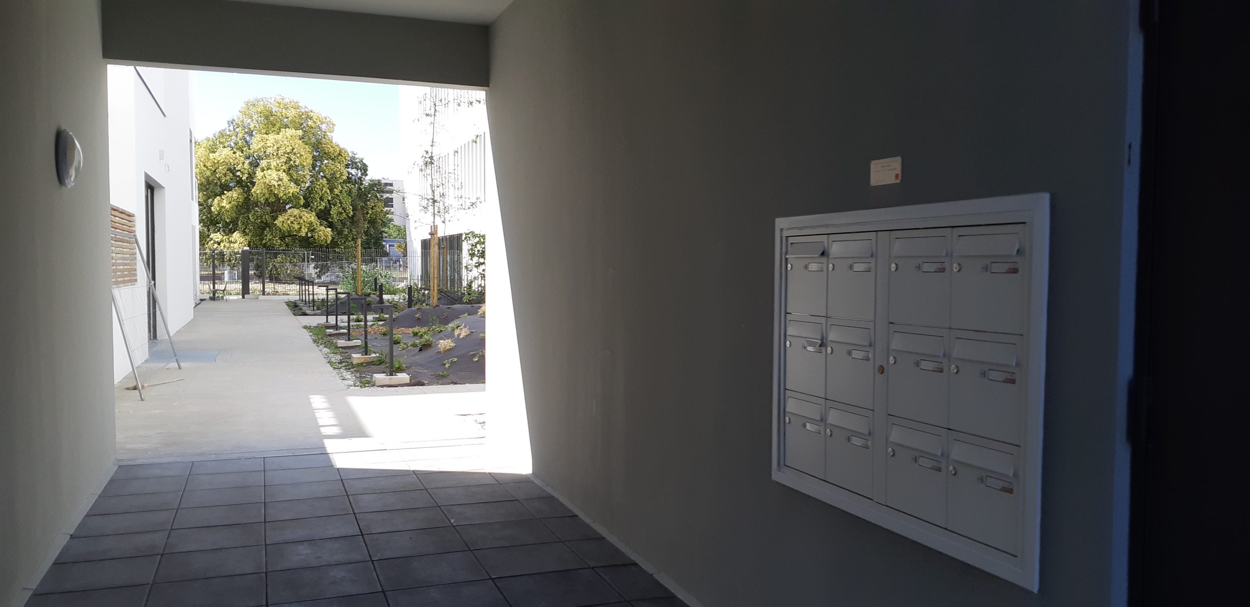 Acces au jardin central