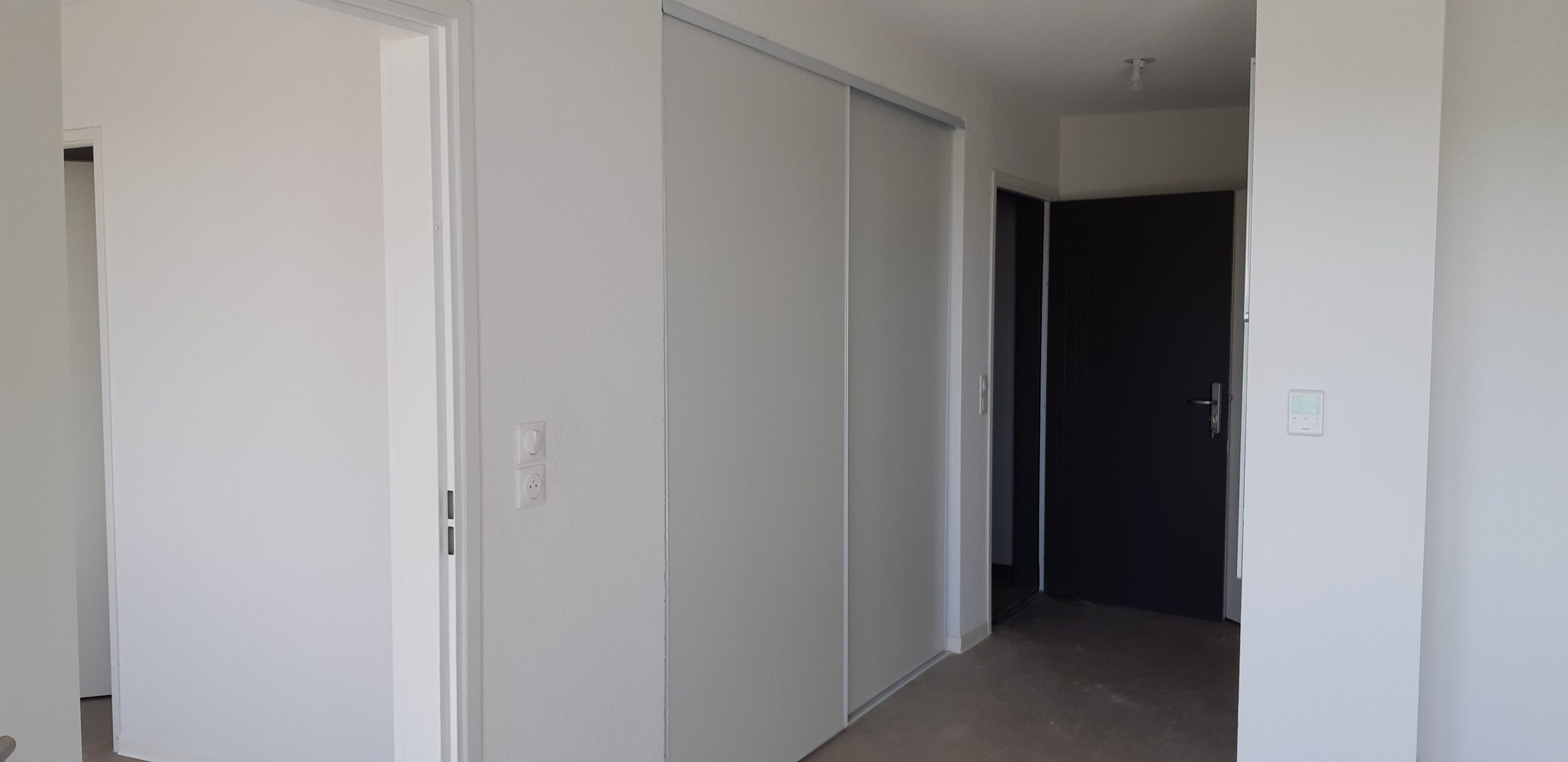 A51 couloir et porte d'entrée